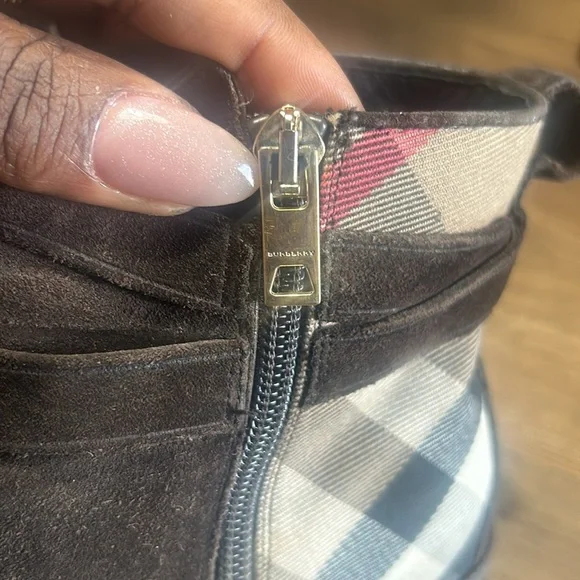 Authentic BURBERRY booties - Picture 4 of 8